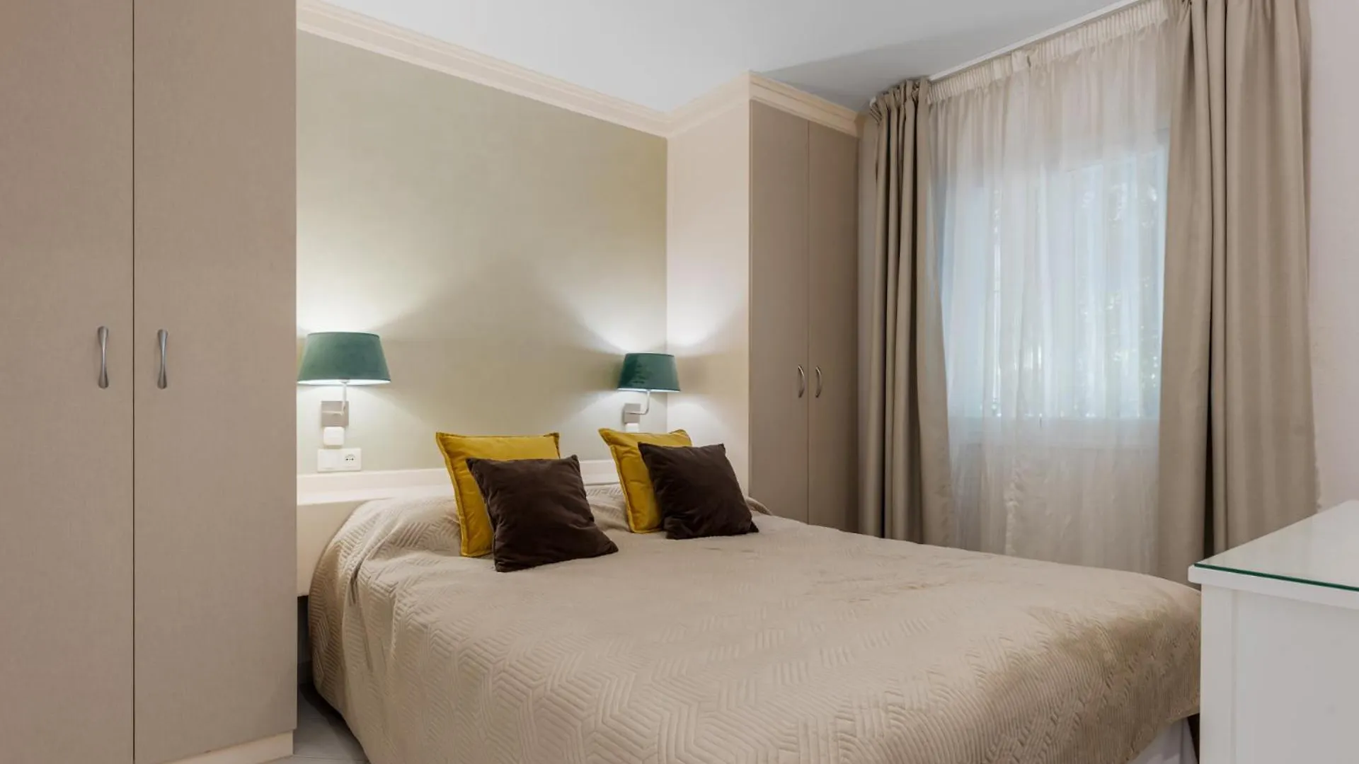 Miraflores Apartments By The Beach Costa Del Sol Sitio de Calahonda