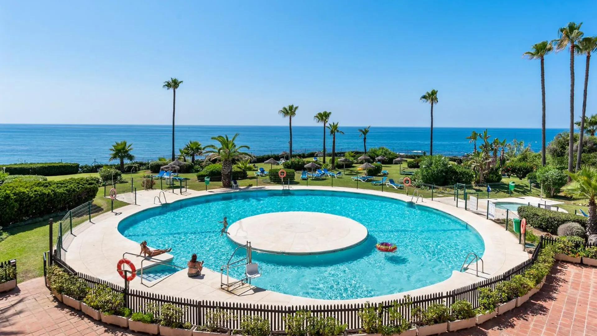 Miraflores Apartments By The Beach Costa Del Sol Sitio de Calahonda