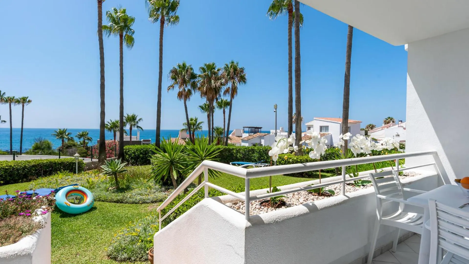 Miraflores Apartments By The Beach Costa Del Sol Sitio de Calahonda