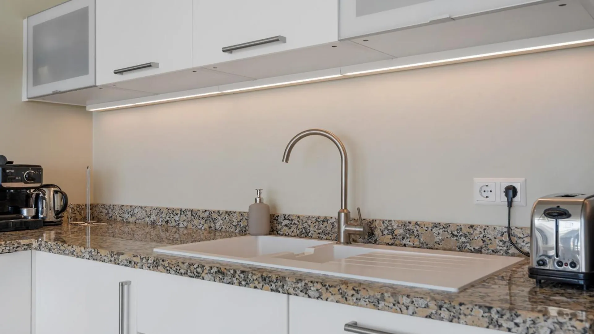 Miraflores Apartments By The Beach Costa Del Sol Sitio de Calahonda