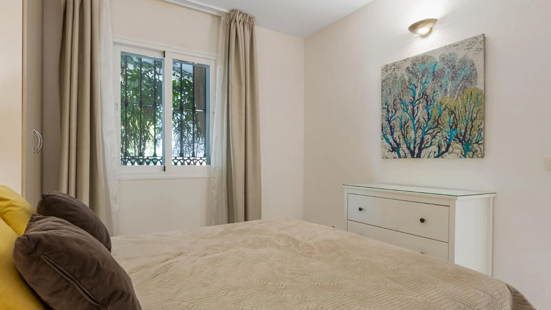 Miraflores Apartments By The Beach Costa Del Sol Sitio de Calahonda Spain