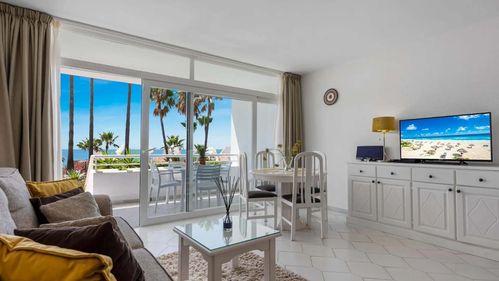 Miraflores Apartments By The Beach Costa Del Sol Sitio de Calahonda 0*,  Spanien